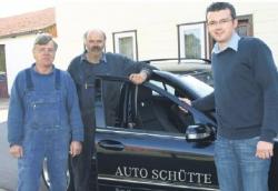 Inhaber Gerhard Schütte, Kfz-Meister Dieter Barufke und Kfz-Betriebswirt Jan Schütte (v.l.)